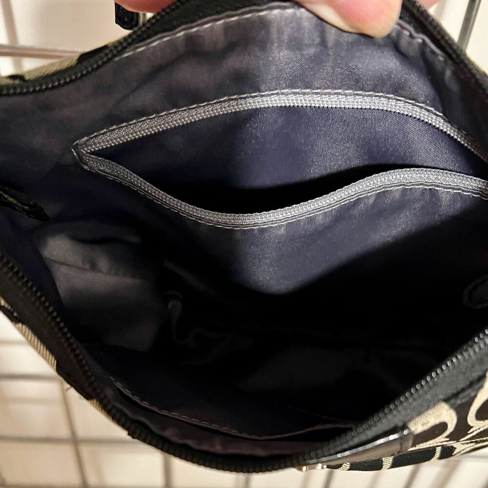 COACH Small sig C crossbody/shoulder bag - Picture 4 of 5